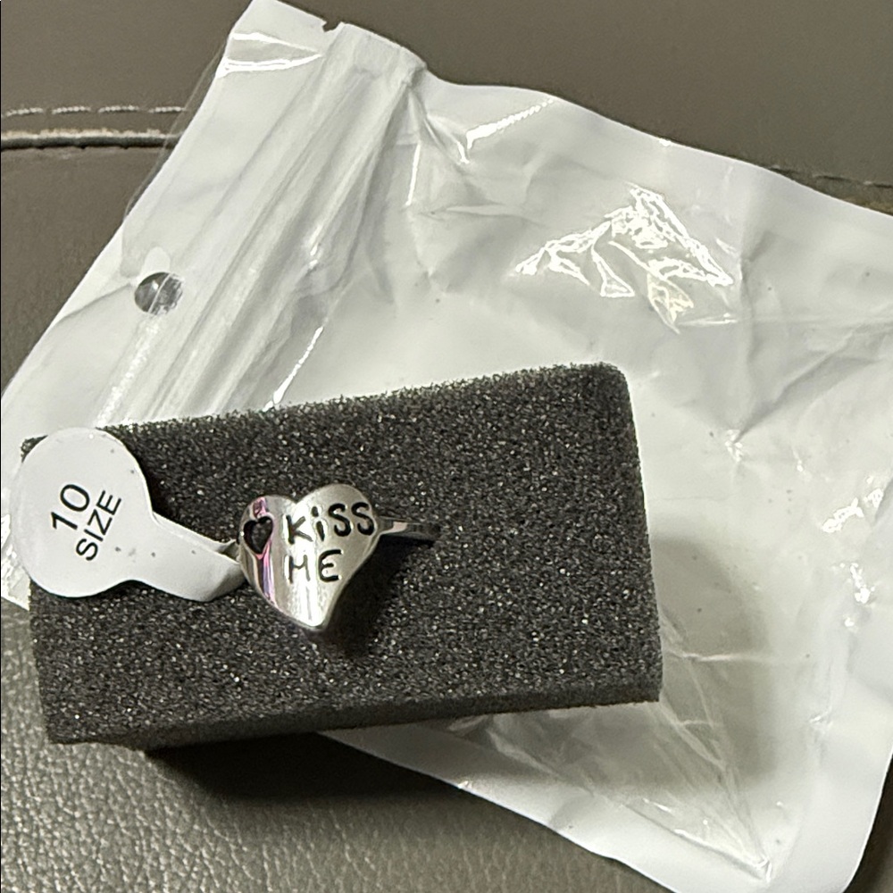 Silver Heart 'Kiss Me' Ring - Size 10